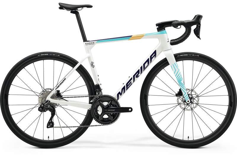 Bicicleta Merida Scultura 6000 105 Di2 Bahrain Victorious 2025